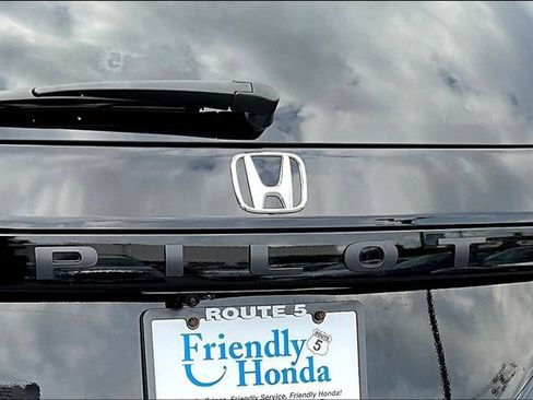 Used 2025 Honda Pilot Elite image 23