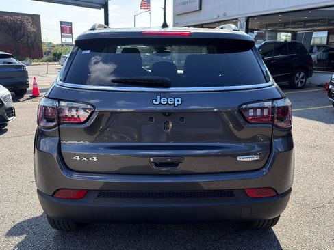 Used 2022 Jeep Compass Latitude image 5