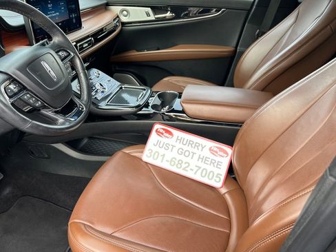 Used 2022 Lincoln Nautilus Reserve w/ Equipment Group 202A image 9