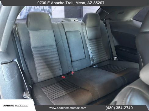 Used 2014 Dodge Challenger SXT image 33