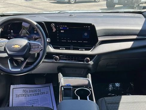 Used 2025 Chevrolet Equinox LT FWD image 21