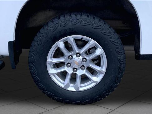 Used 2025 Chevrolet Silverado 1500 LTZ w/ Z71 Off-Road Package AWD/4WD image 11