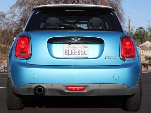 Used 2016 MINI Cooper 2-Door Hardtop image 8