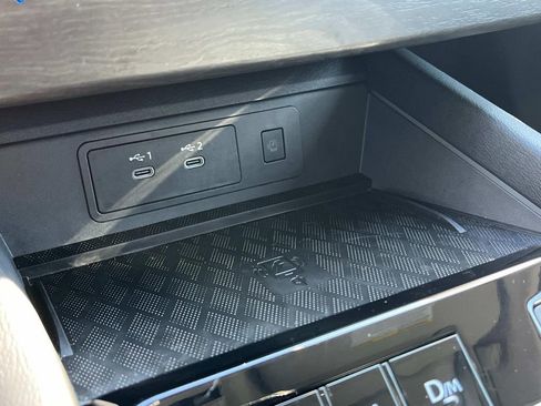 Certified 2025 Nissan Murano SV image 38