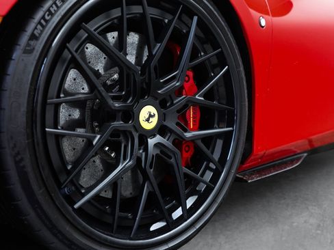 Used 2021 Ferrari F8 Tributo RWD image 13