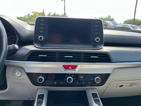 Used 2020 Kia Telluride S w/ S 8 Passenger Seating Package image 9