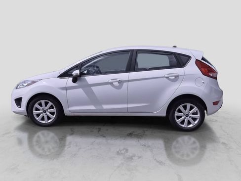 Used 2013 Ford Fiesta SE FWD image 5