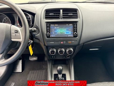 Used 2024 Mitsubishi Outlander Sport SE AWD/4WD image 18