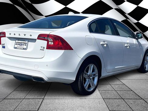 Used 2015 Volvo S60 T5 Premier image 2