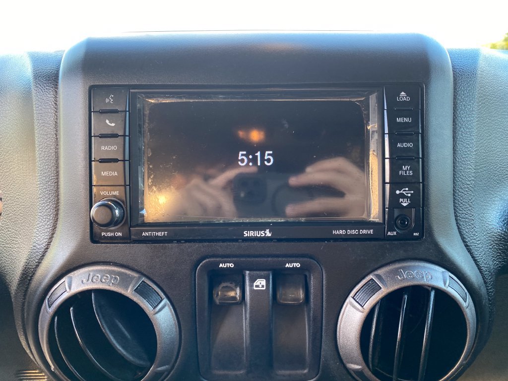 Used 2018 Jeep Wrangler Sport AWD/4WD image 16