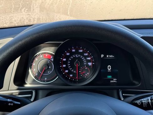 Used 2023 Hyundai Elantra SEL w/ Preferred Accessory Package FWD image 27