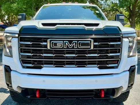 Used 2026 GMC Sierra 2500 AT4 w/ AT4 Premium Plus Package AWD/4WD image 7