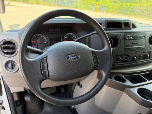 Used 2013 Ford E-250 and Econoline 250 w/ PWR Group RWD image 24