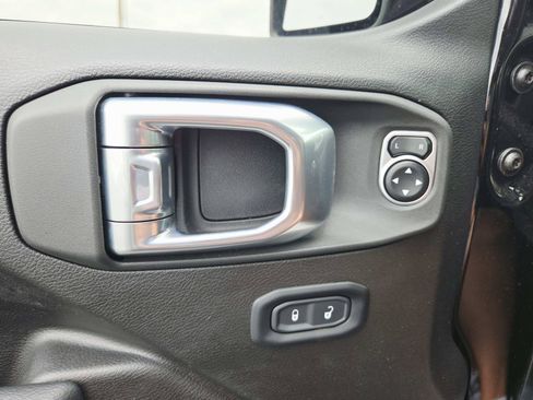 Used 2024 Jeep Gladiator Sport AWD/4WD image 38