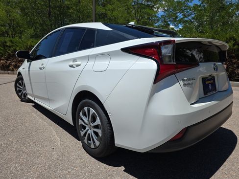 Used 2019 Toyota Prius XLE AWD/4WD image 14