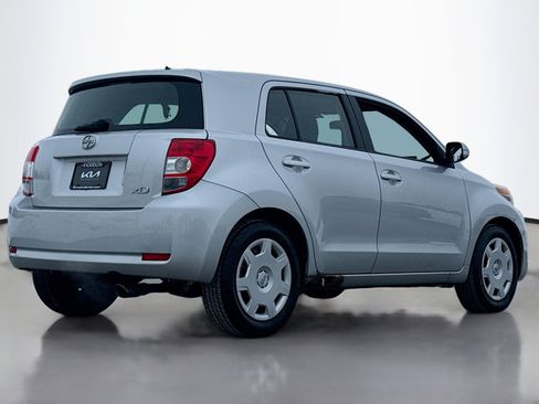 Used 2009 Scion xD image 2