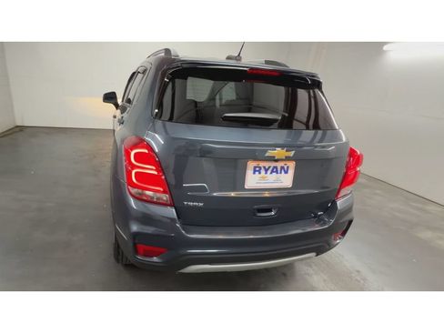 Used 2022 Chevrolet Trax LT w/ LT Convenience Package FWD image 7