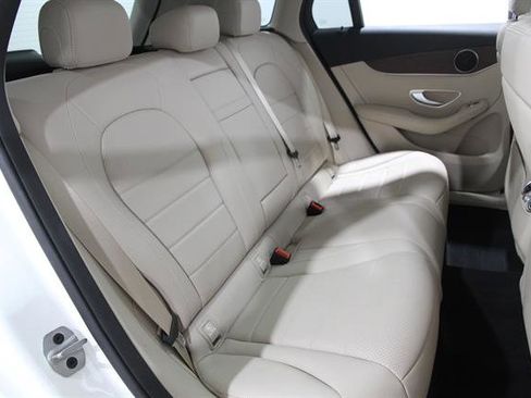Used 2022 Mercedes-Benz GLC 300 4MATIC image 18