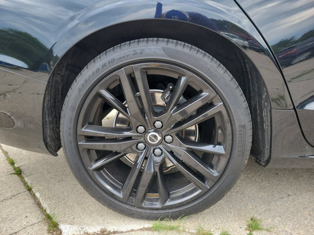Used 2023 Volvo S60 B5 Plus AWD/4WD image 5