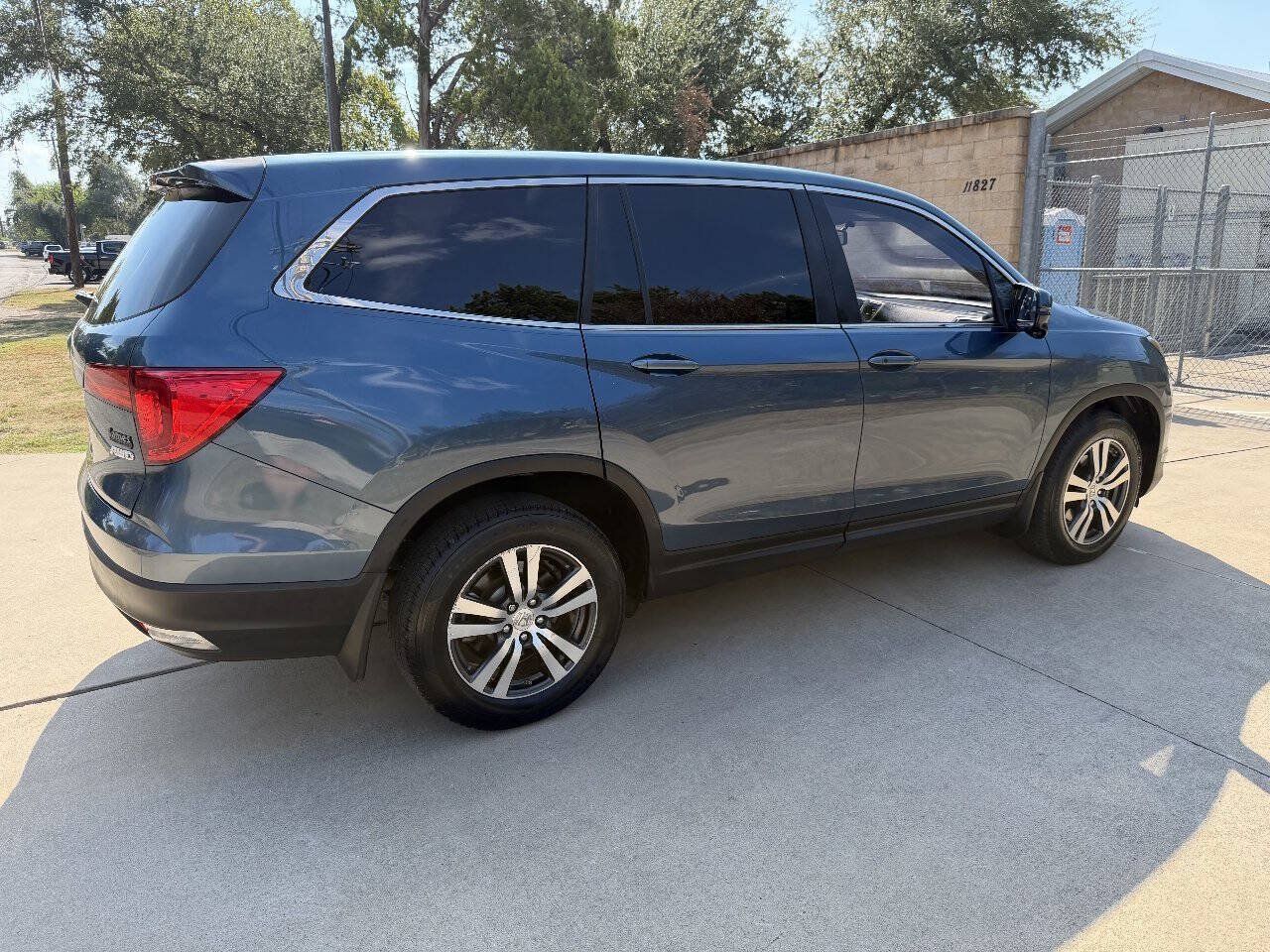 Used 2017 Honda Pilot EX-L image 14