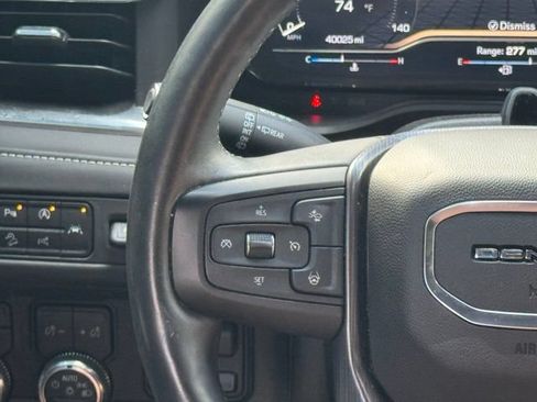 Used 2023 GMC Yukon XL Denali Ultimate AWD/4WD image 11