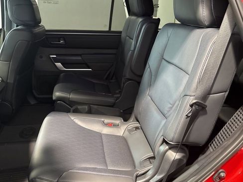 Used 2025 Toyota Sequoia Platinum AWD/4WD image 31