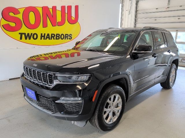 Used 2023 Jeep Grand Cherokee Limited AWD/4WD image 1
