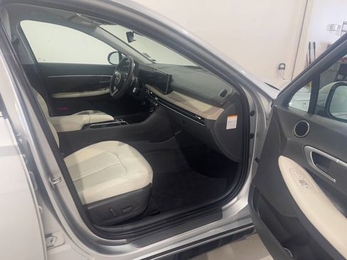 Used 2025 Hyundai Sonata SEL FWD image 19