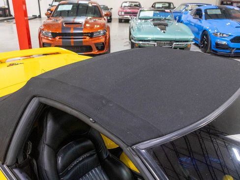 Used 2001 Chevrolet Corvette Convertible w/ Preferred Equipment Group2 image 27