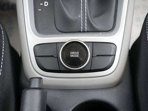 Certified 2023 Hyundai Venue SEL FWD image 29