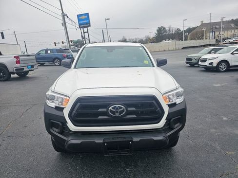Used 2022 Toyota Tacoma SR image 3