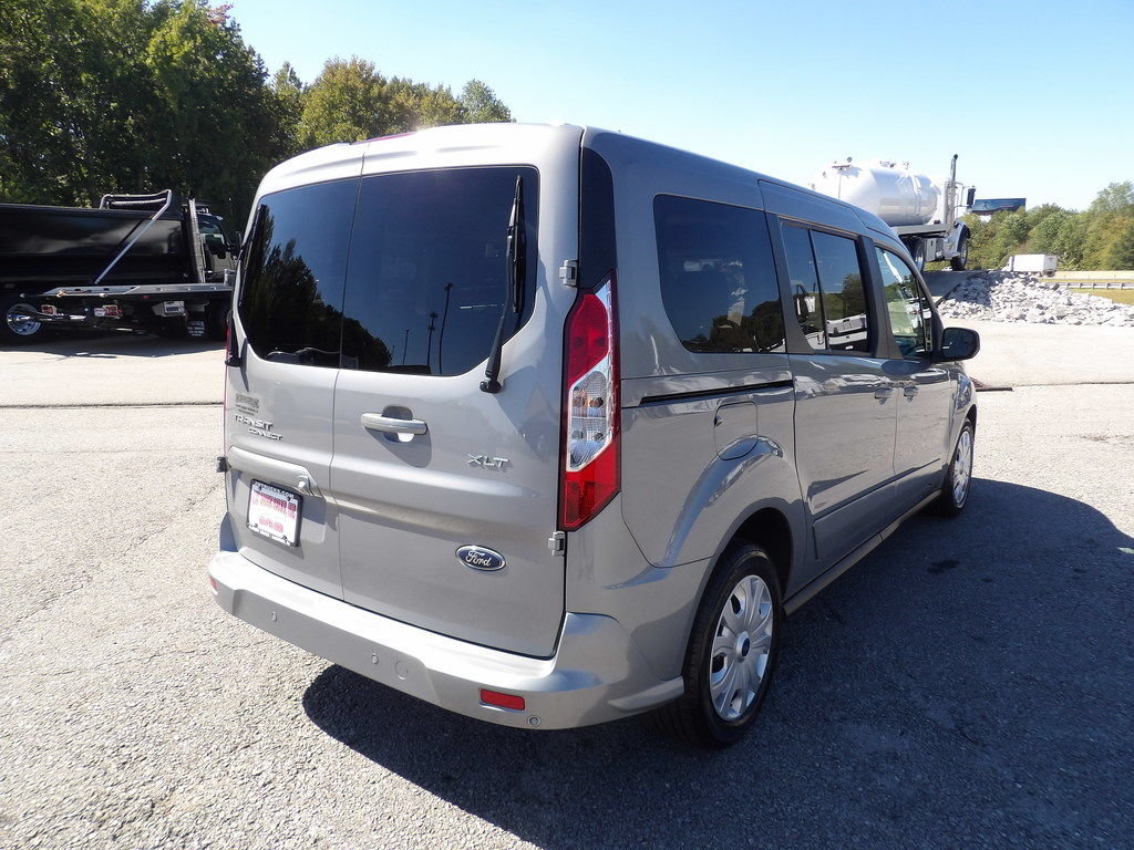Used 2023 Ford Transit Connect XLT FWD image 7