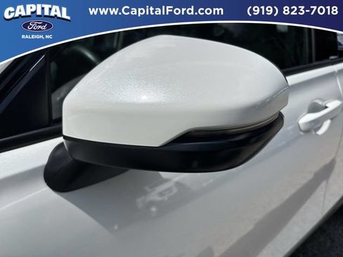 Used 2024 Honda HR-V EX-L image 12