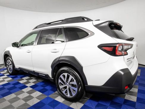 Used 2025 Subaru Outback Premium AWD/4WD image 8