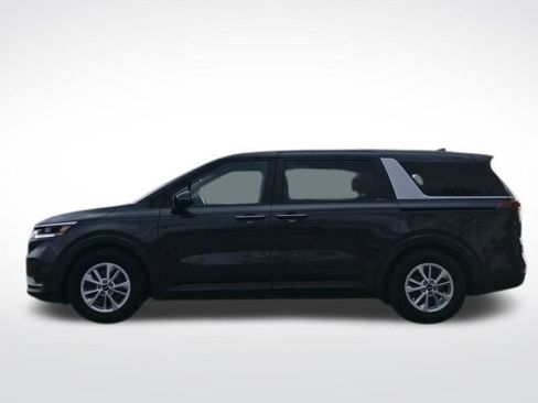 Certified 2024 Kia Carnival LX image 11