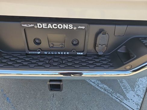 Used 2025 RAM 1500 Laramie AWD/4WD image 17