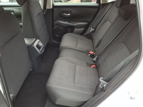 Certified 2026 Honda HR-V LX image 9