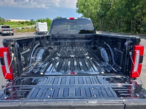 Certified 2026 Ford F450 Platinum AWD/4WD image 35
