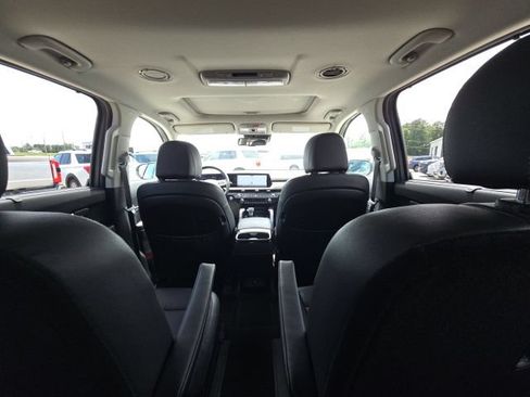Used 2025 Kia Telluride EX w/ EX Captain's Chair Package FWD image 20