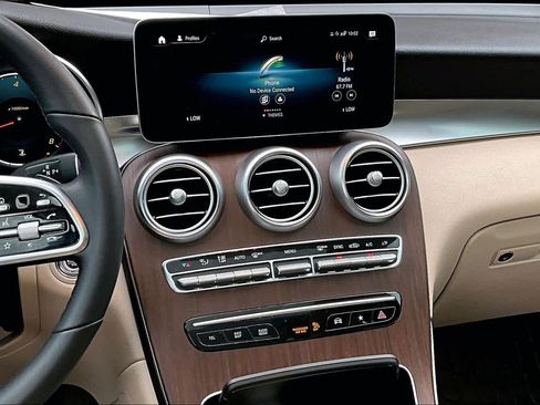 Used 2022 Mercedes-Benz GLC 300 4MATIC image 7