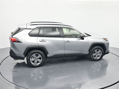 Used 2025 Toyota RAV4 LE AWD/4WD image 31