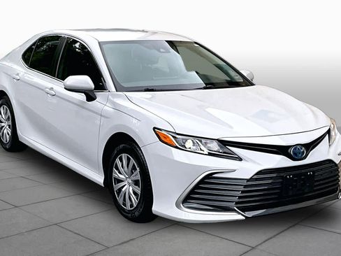 Used 2023 Toyota Camry LE FWD image 3