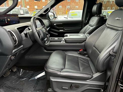 Used 2025 Ford Expedition Platinum w/ Stealth Performance Package image 17