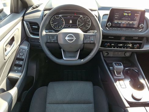 Certified 2025 Nissan Rogue SV image 12
