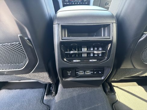 Certified 2023 Jeep Grand Cherokee Limited w/ Luxury Tech Group II AWD/4WD image 13
