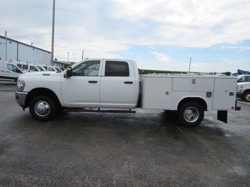 Used 2024 RAM 3500 Tradesman w/ Chrome Appearance Group AWD/4WD image 5