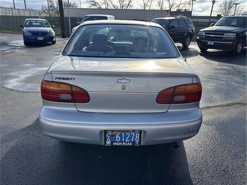 Used 2002 Chevrolet Prizm Sedan 4D image 4