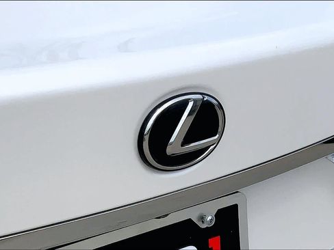 Used 2022 Lexus LS 500 w/ Interior Upgrade Package RWD image 29