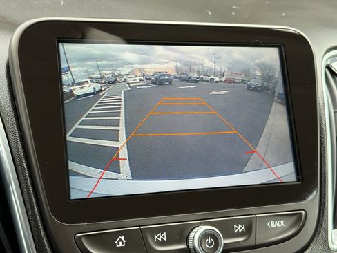 Used 2017 Chevrolet Malibu LT image 18