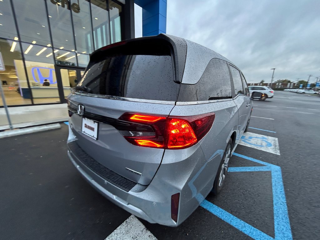 Certified 2025 Honda Odyssey Touring image 30